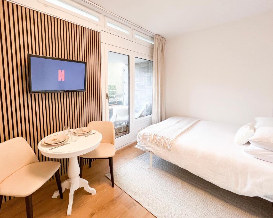 Bright Tiny Studio - Shared Pool & Sauna - Free Parking - Air Condition Muralto Exteriér fotografie