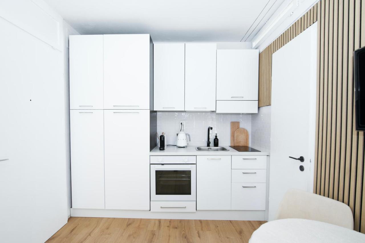 Bright Tiny Studio - Shared Pool & Sauna - Free Parking - Air Condition Muralto Exteriér fotografie